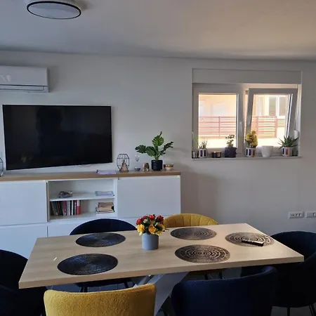 Apartment Vera Vinjerac